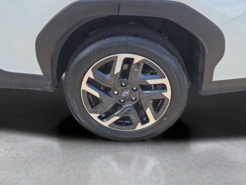 Certified 2025 Subaru Forester Limited image 28