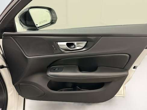 Used 2025 Volvo S60 B5 Core image 34