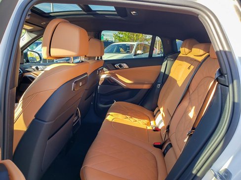 New 2026 BMW X6 xDrive40i w/ Climate Comfort Package image 11