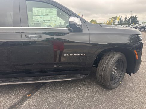 New 2026 Chevrolet Suburban Premier image 10