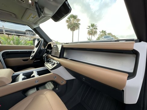 New 2025 Land Rover Defender 130 S image 26