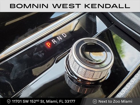Used 2025 Jeep Grand Cherokee Limited w/ Black Appearance Package image 24
