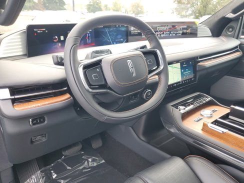 New 2025 Lincoln Navigator Black Label image 14