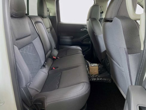 Used 2025 Nissan Frontier SV w/ SV Convenience Package image 23