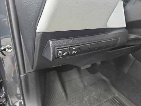 Used 2025 Toyota Corolla SE w/ SE Premium Package image 13