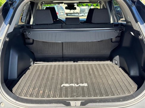 Used 2019 Toyota RAV4 XLE image 5