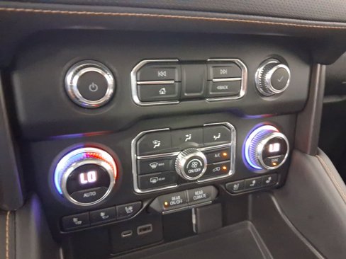 Used 2021 GMC Yukon XL AT4 w/ AT4 Premium Plus Package image 27