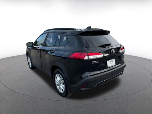 Used 2025 Toyota Corolla Cross LE image 11