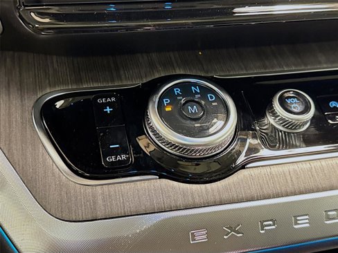 New 2025 Ford Expedition Max Platinum image 16