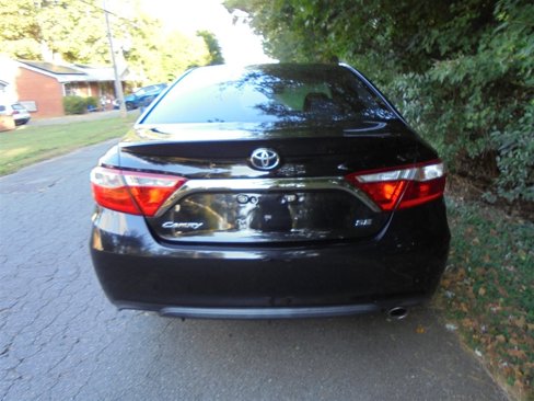 Used 2017 Toyota Camry SE image 5