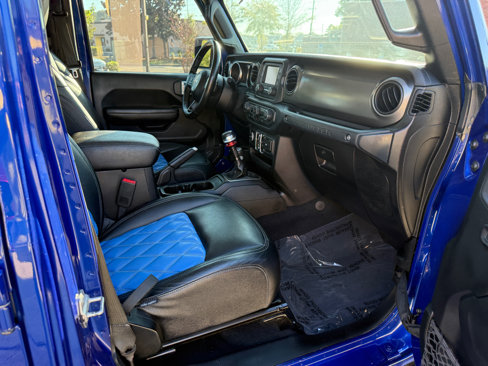 Used 2018 Jeep Wrangler Unlimited Sport S image 23