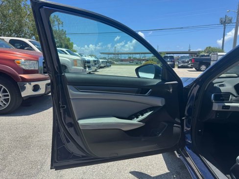 Used 2018 Honda Accord LX image 9