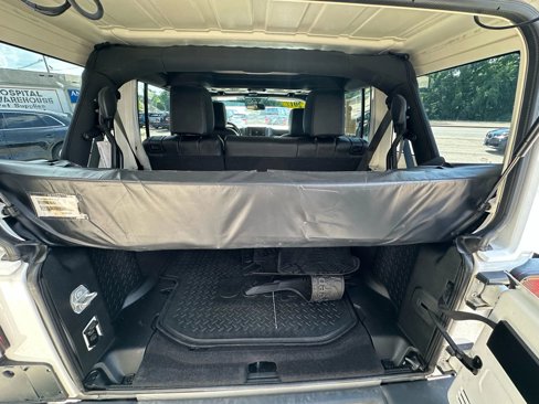 Used 2018 Jeep Wrangler Unlimited Sport image 23
