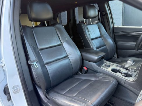Used 2018 Jeep Grand Cherokee Limited image 14