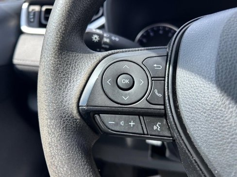 Used 2022 Toyota RAV4 XLE image 10