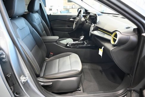 New 2025 Chevrolet Trax LT image 10
