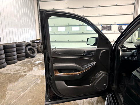 Used 2019 Chevrolet Tahoe LT w/ Luxury Package image 26