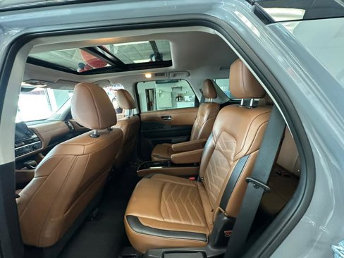 Used 2023 Nissan Pathfinder Platinum w/ Black Appearance Package image 30