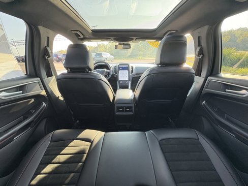 Used 2024 Ford Edge ST-Line w/ Class II Trailer Tow Package image 25