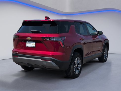 New 2026 Chevrolet Equinox LT image 3