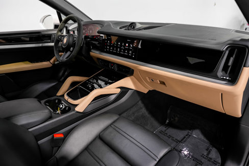 Used 2024 Porsche Cayenne Coupe w/ Premium Package Plus image 27