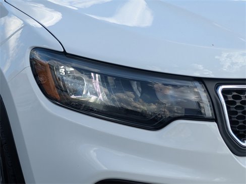 Used 2023 Jeep Compass Sport image 9