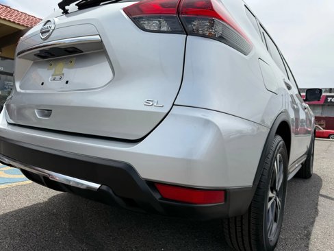 Used 2018 Nissan Rogue SL image 47
