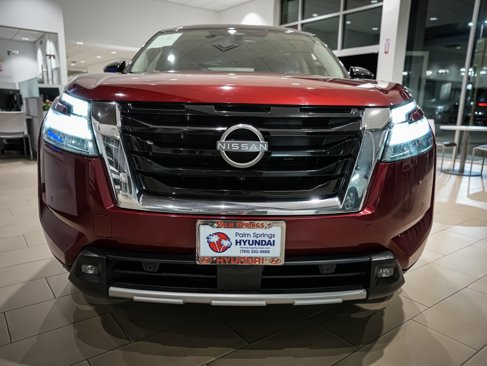 Used 2022 Nissan Pathfinder SL image 3