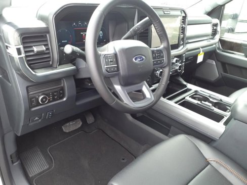 New 2025 Ford F250 Lariat w/ Chrome Package image 4