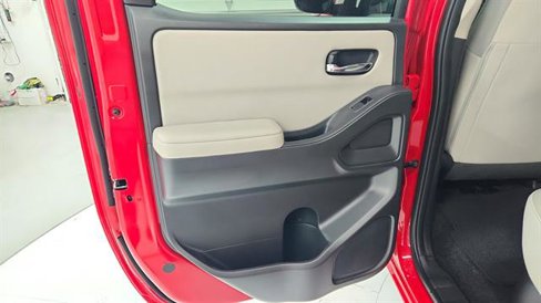 Used 2025 Nissan Frontier SV w/ SV Convenience Package image 21