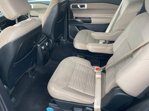 Used 2020 Ford Explorer XLT w/ Comfort Package image 13