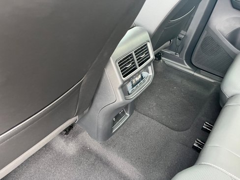 New 2025 Volkswagen Atlas SEL image 30
