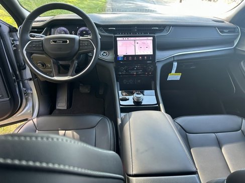 New 2025 Jeep Grand Cherokee L Limited w/ Black Appearance Package image 22