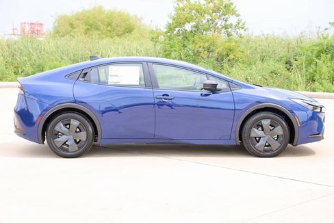 New 2026 Toyota Prius LE image 4