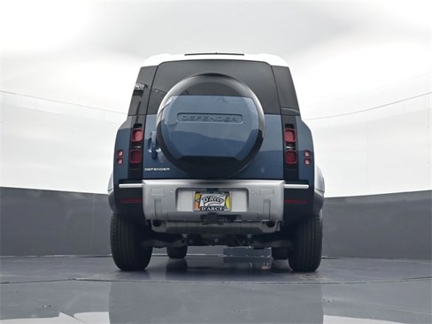 Used 2024 Land Rover Defender 110 S image 26