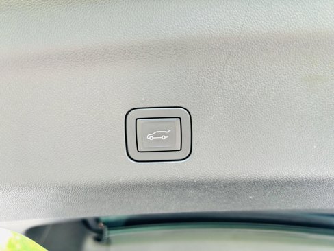 Used 2025 Chevrolet Suburban RST image 46