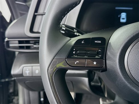 Certified 2025 Hyundai Elantra Sport image 20