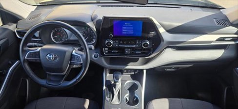 Used 2024 Toyota Highlander LE image 24