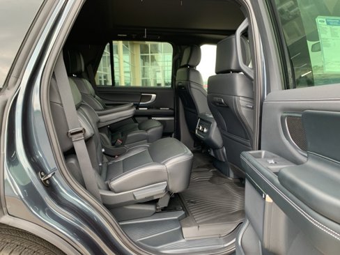 New 2025 Ford Expedition Platinum w/ Stealth Appearance Package image 17