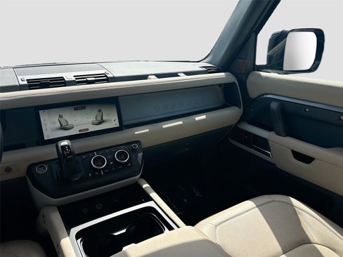 Used 2024 Land Rover Defender 90 S image 27