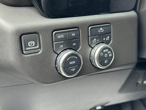 Used 2024 GMC Sierra 1500 Elevation image 17