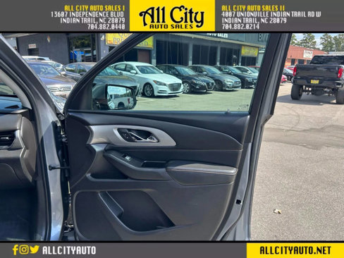Used 2018 Chevrolet Traverse LT image 27