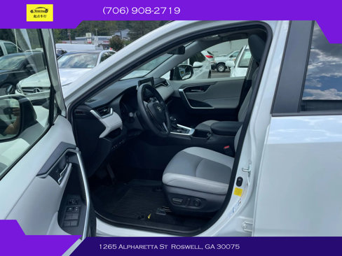 Used 2022 Toyota RAV4 XLE Premium image 16