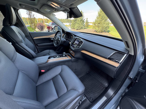 Used 2023 Volvo XC90 B6 Plus w/ Protection Package image 19