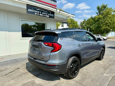 Used 2021 GMC Terrain SLE image 13