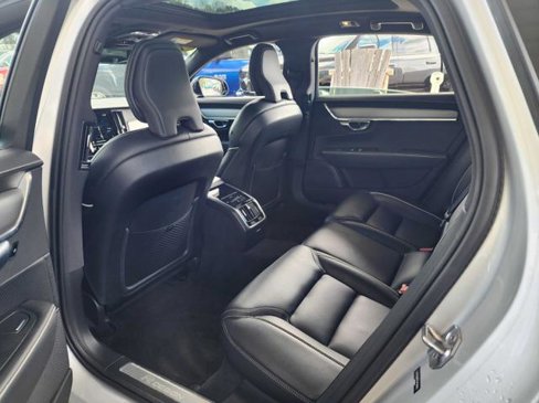 Used 2020 Volvo S90 T6 R-Design image 12