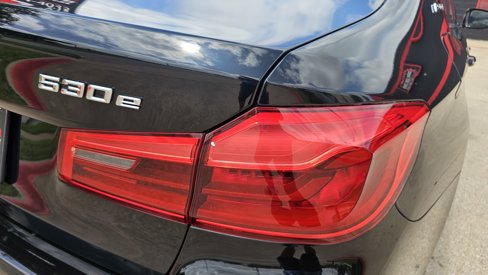 Used 2018 BMW 530e w/ Premium Package 2 image 9