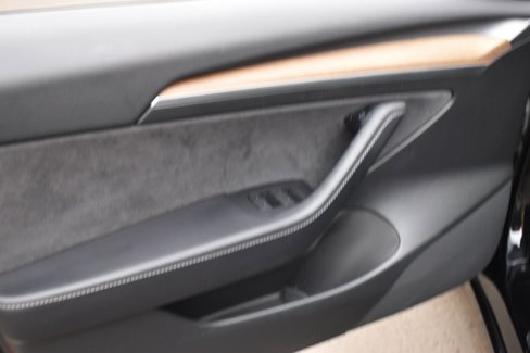 Used 2023 Tesla Model 3 Standard Range image 18