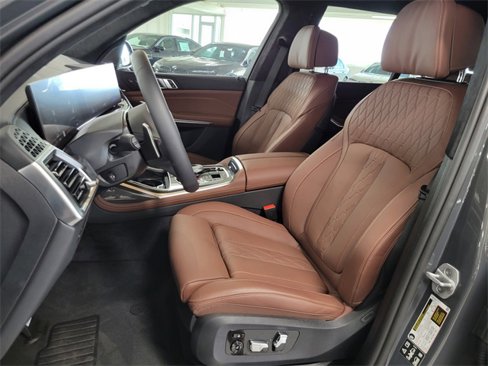 New 2026 BMW X7 M60i image 8