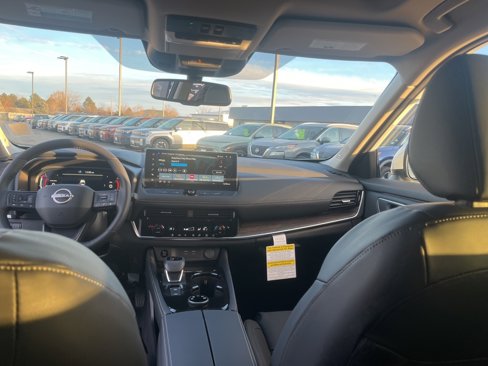 New 2025 Nissan Rogue Platinum image 23